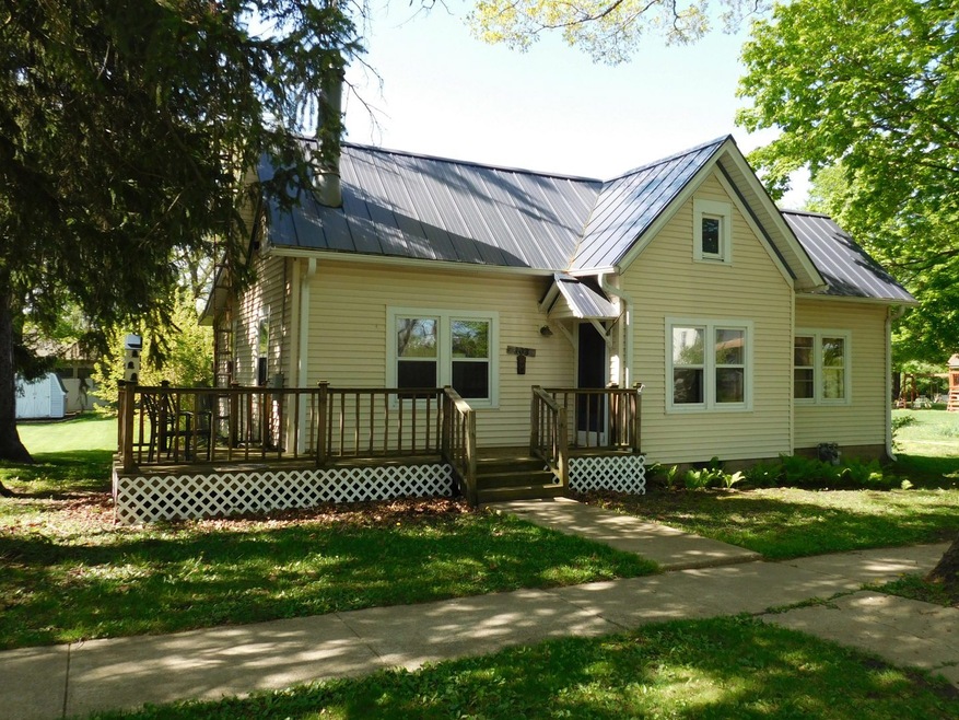 103 W Cherokee Ave, Shabbona, IL 60550