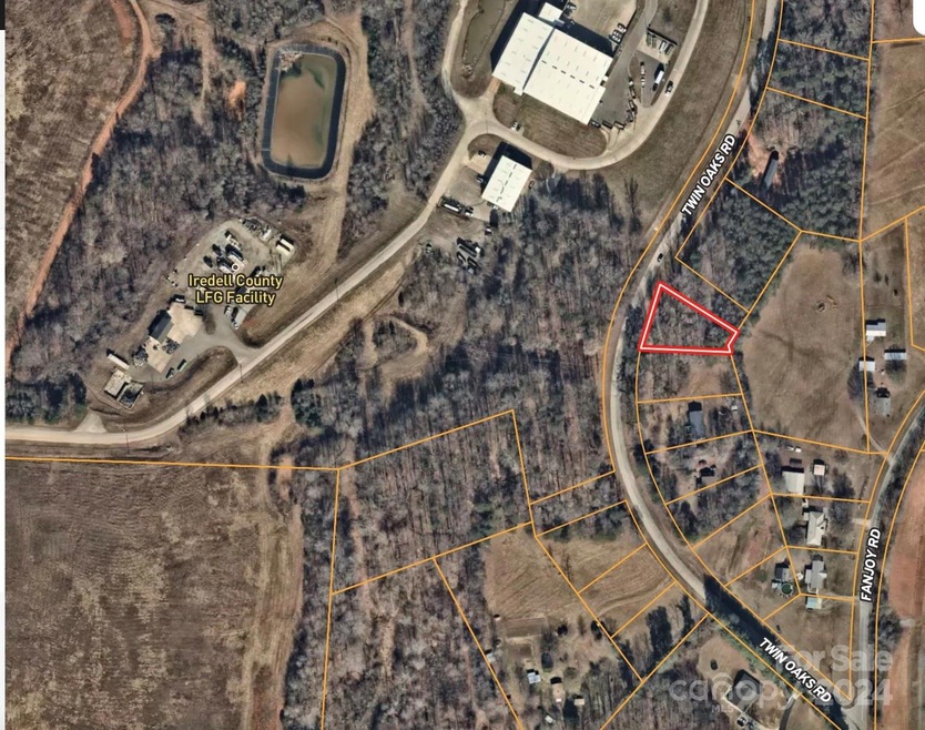 401 Twin Oaks Rd unit 37, Statesville, NC 28625 - photo 1