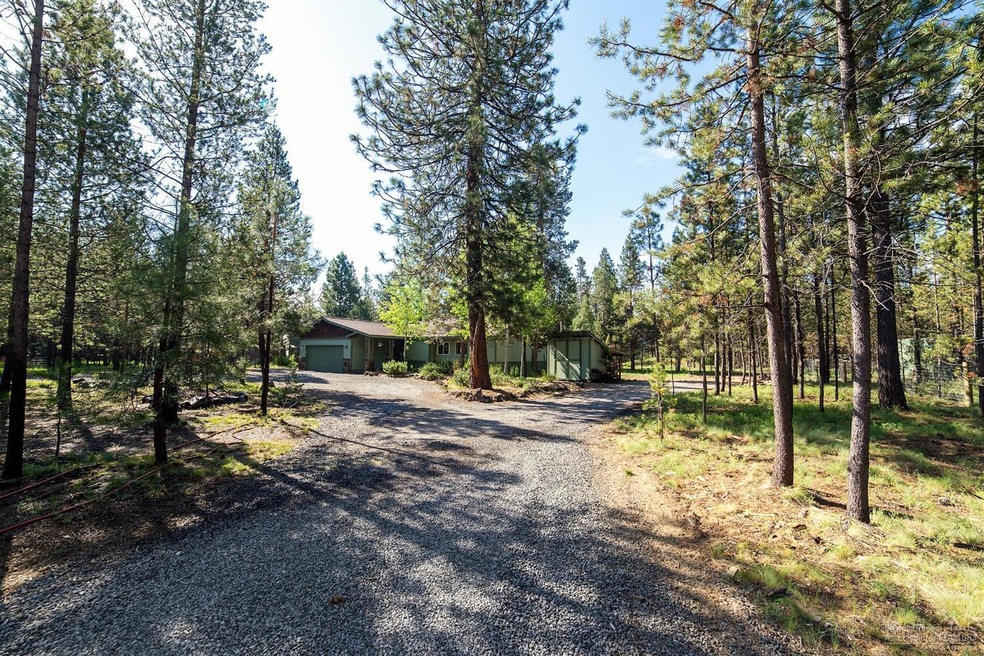 17325 Covina Rd, Bend, OR 97707 - photo 1