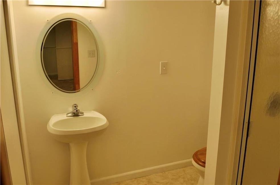 6424 Bluejacket St, Shawnee, KS 66203 - photo 1