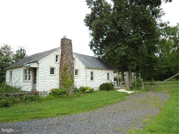 6785 Old Easton Rd, Pipersville, PA 18947 - photo 1