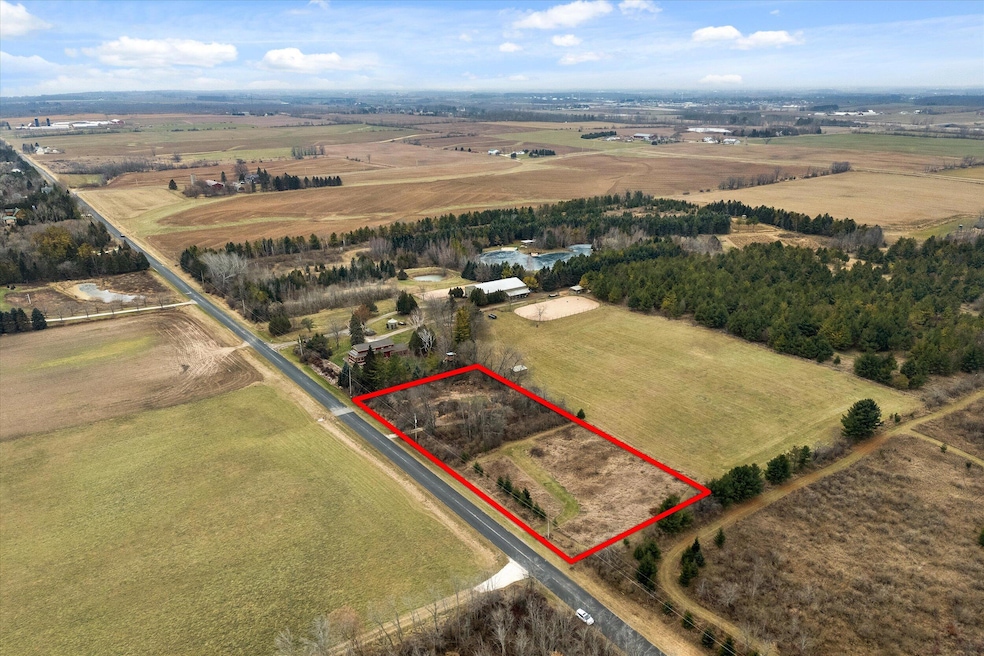 6677 Sauk Trail Rd, Cedar Grove, WI 53013 - photo 1