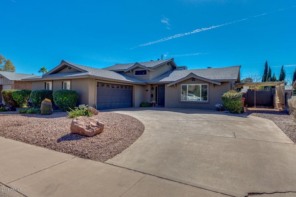 BEAUTIFUL CURB APPEAL