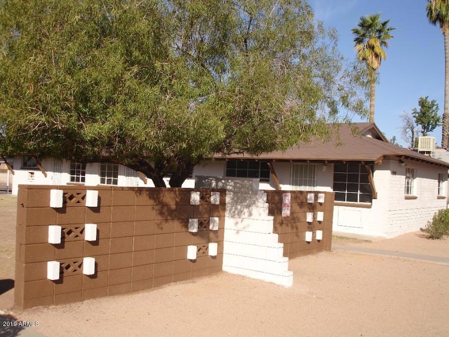 2242 N 29th St unit 6, Phoenix, AZ 85008 - photo 1