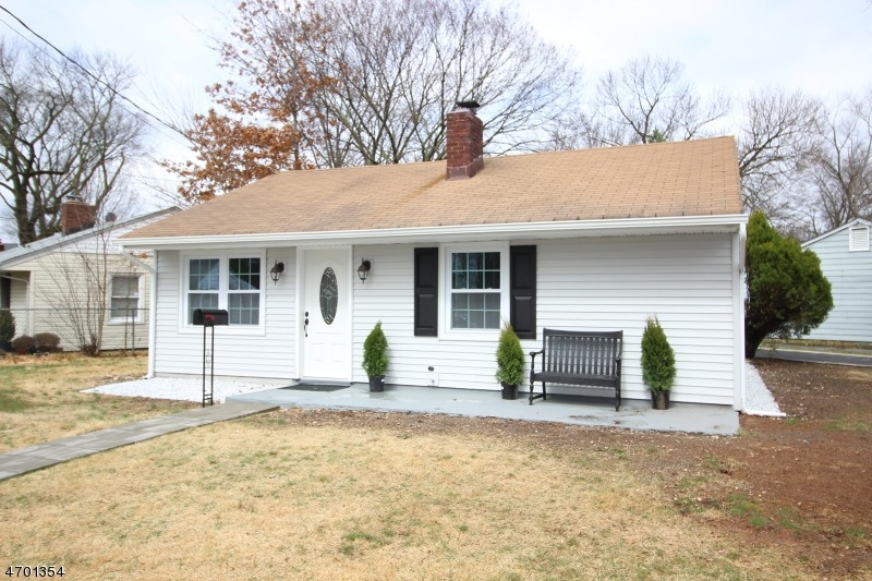 2240 Knapp Dr, Rahway, NJ 07065 - photo 1