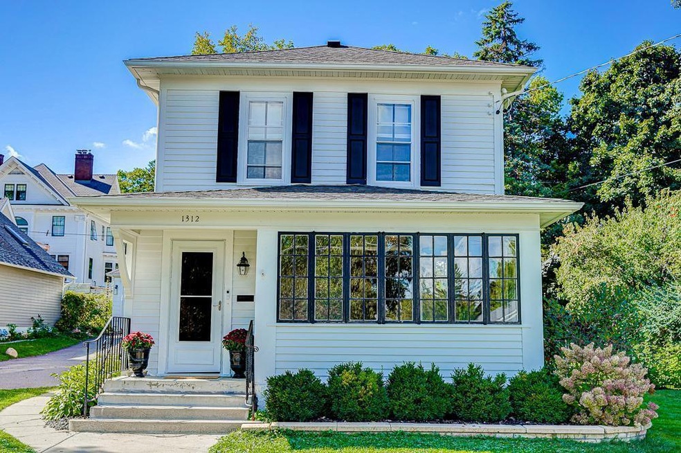 Sold $554,900 • Co-Listing Agent