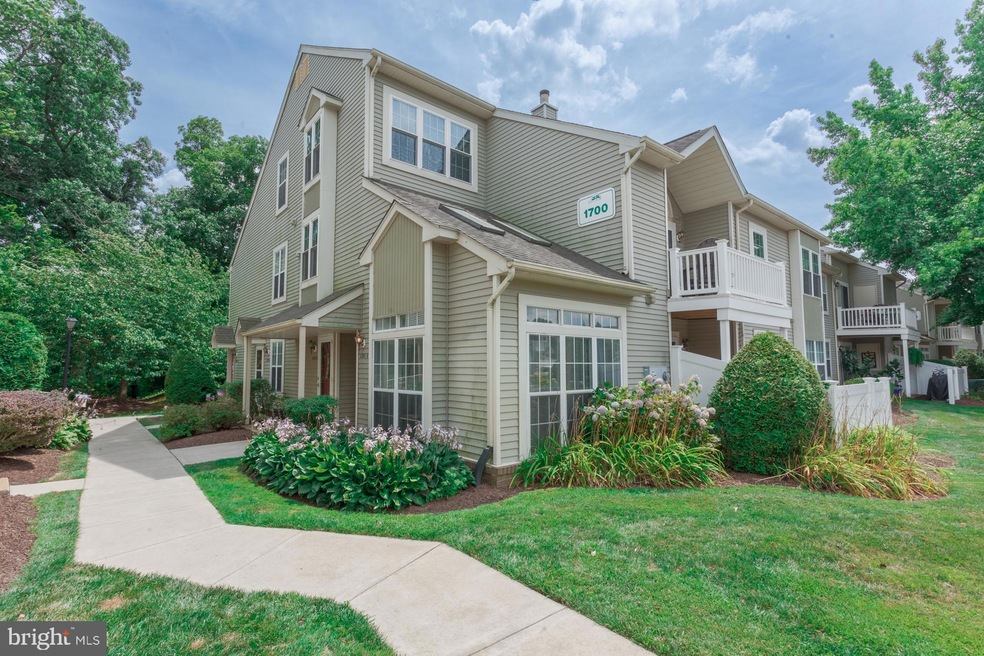 1702B Yarmouth Ln unit 1702, Mount Laurel, NJ 08054 - photo 1