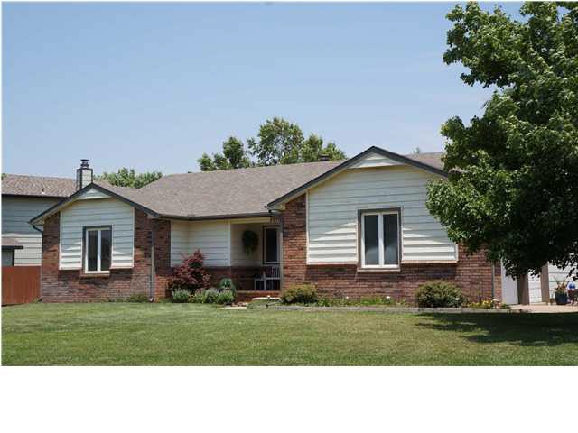 Fabulous, Well Maintained Home On A Quiet Street J