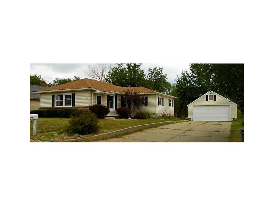 2637 Fruitland Blvd SW, Cedar Rapids, IA 52404 - photo 1