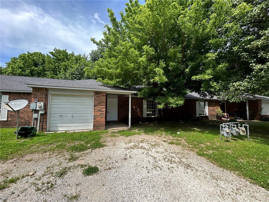 306 E Thurman St unit 2, Prairie Grove, AR 72753 - photo 1