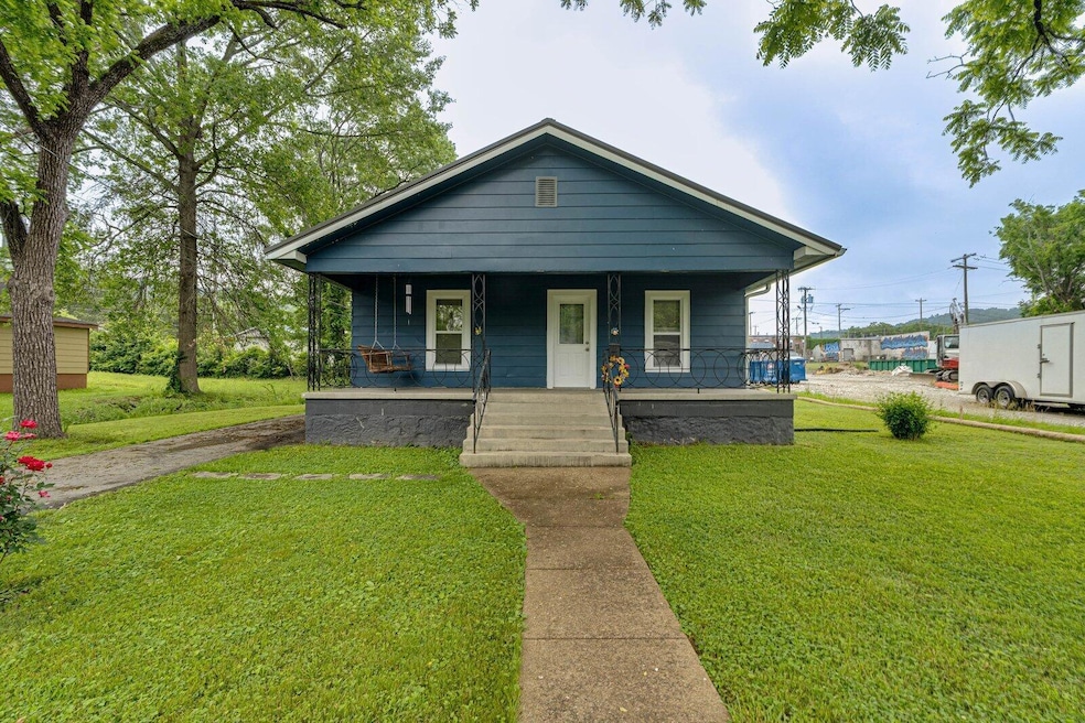 3010 Curtis St-1