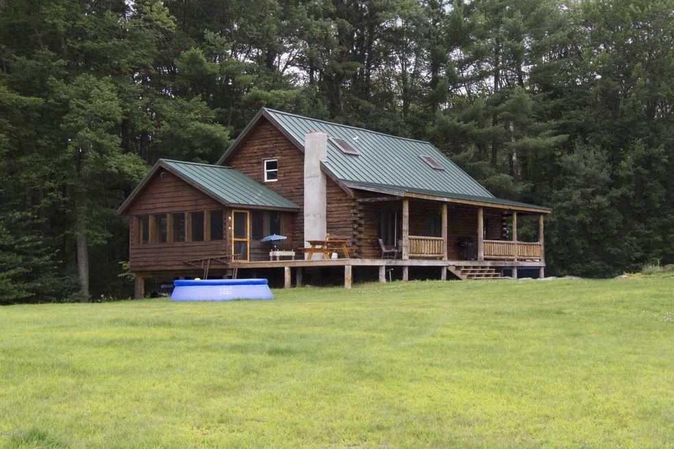 107 Harley Square, Greeley, PA 18425 - photo 1