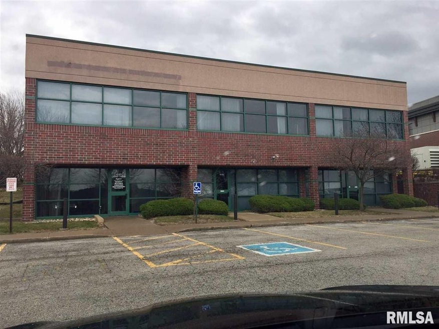 4550 N Brady St, Davenport, IA 52806 - photo 1