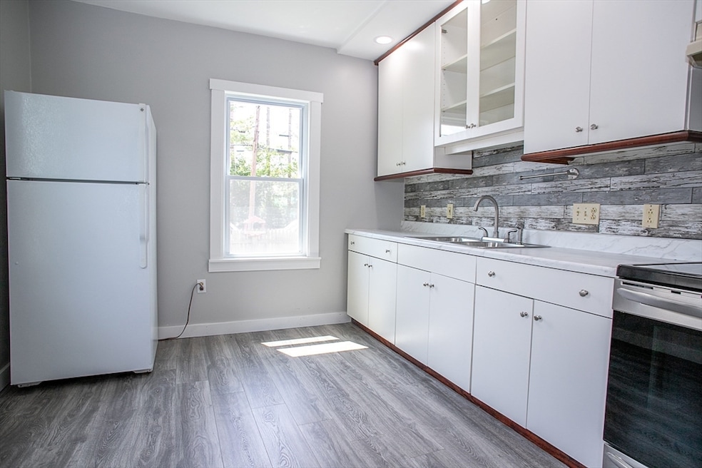 7 Cedar St, Barre, MA 01005 - photo 1