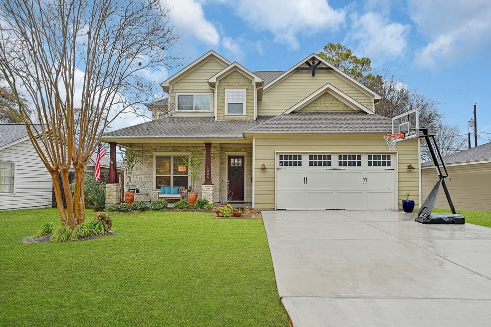 1306 Cheshire Ln, Houston, TX 77018 - photo 1