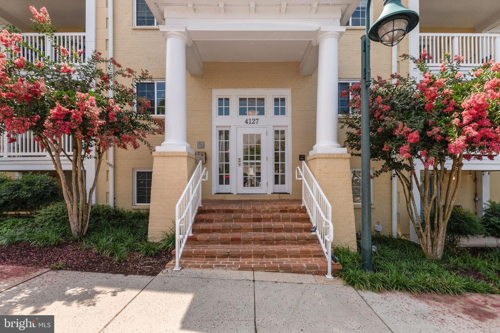 4127 S Four Mile Run Dr unit 201, Arlington, VA 22204 - photo 1