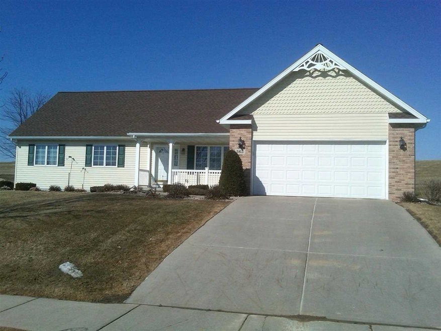 565 Oakwood Dr, Oregon, WI 53575 - photo 1
