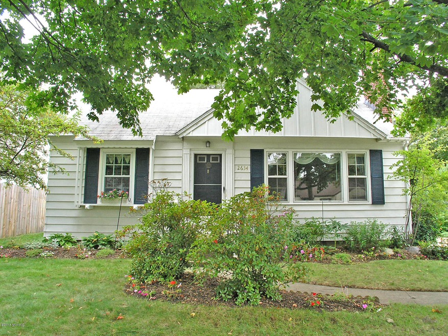 000-Front_View-209206-medium