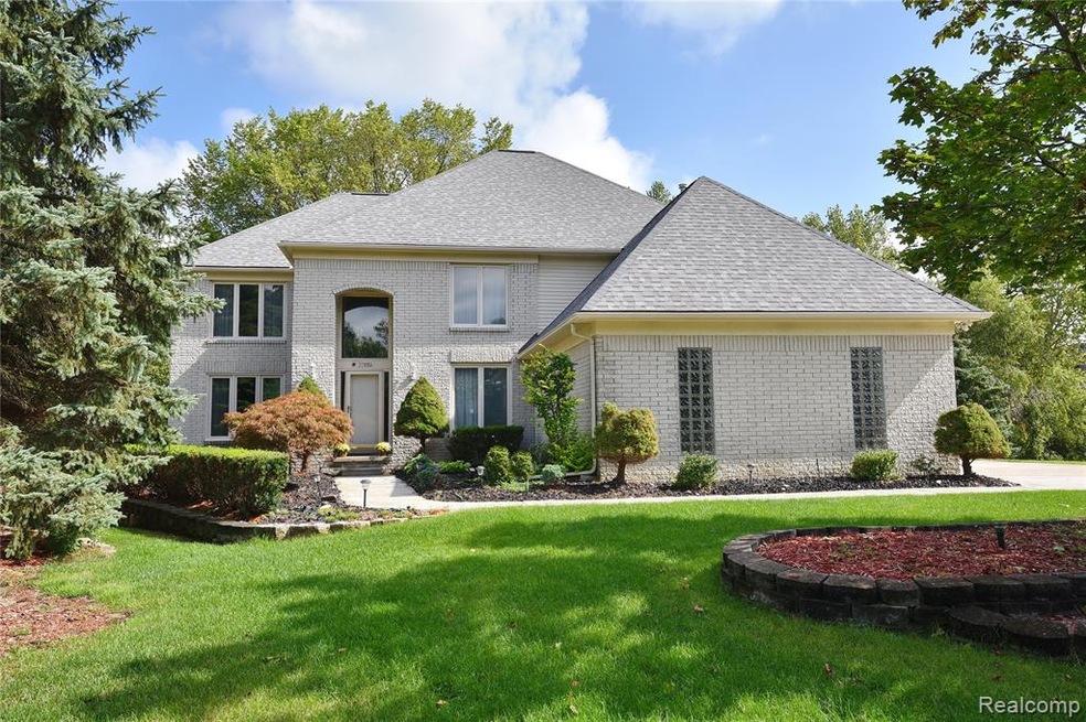 37680 McKenzie Ct_01.JPG