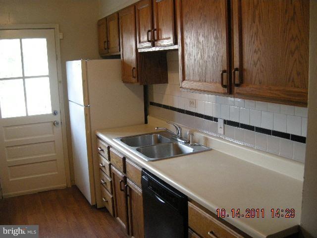 1924 Hillenwood Rd, Baltimore, MD 21239 - photo 1