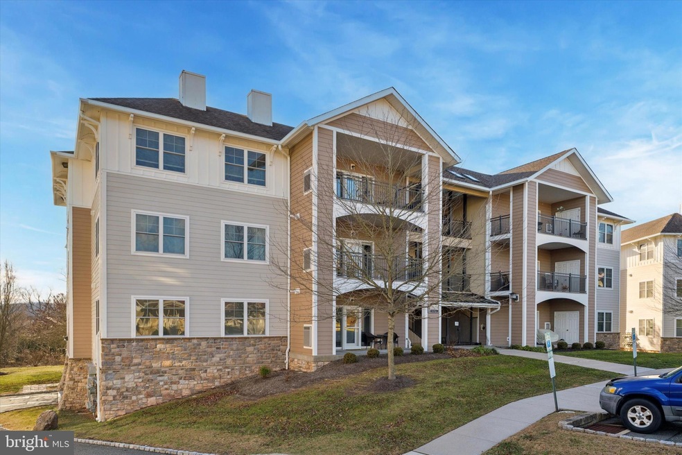 124 Bucktown Crossing unit 31C, Pottstown, PA 19465 - photo 1