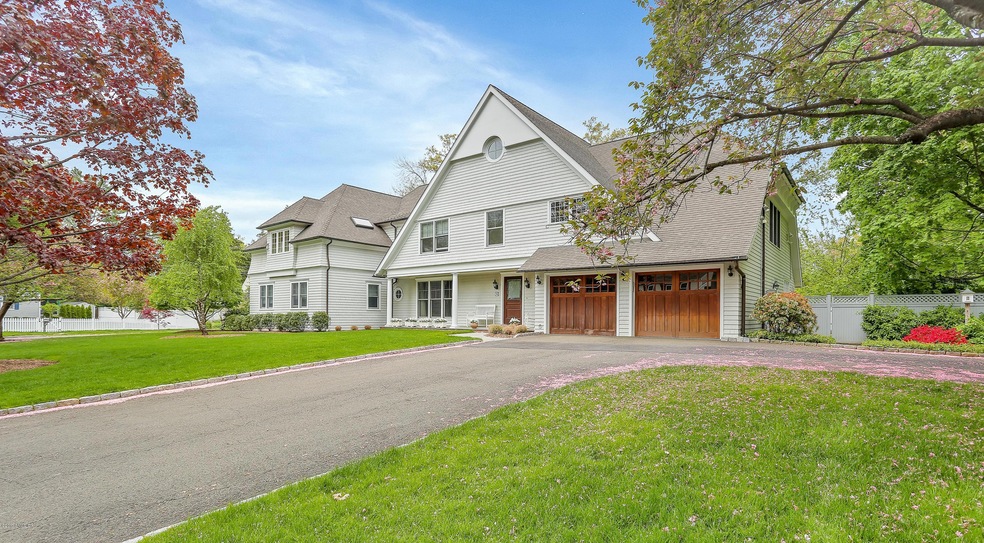 38 Benjamin St, Old Greenwich, CT 06870 - photo 1