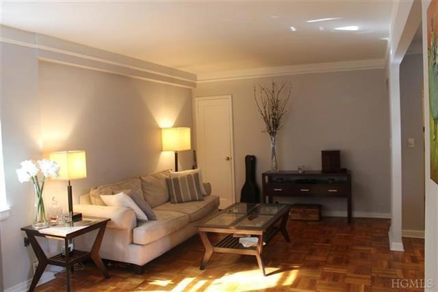 801 Bronx River Rd unit 1C, Bronxville, NY 10708 - photo 1