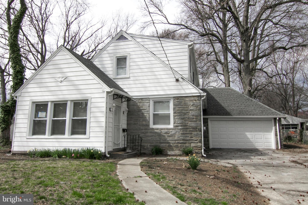 819 Bartram Ave, Darby, PA 19023 - photo 1