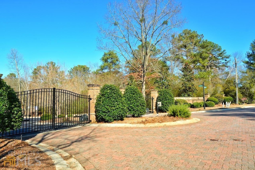 204 Sycamore Dr, Carrollton, GA 30117 - photo 1