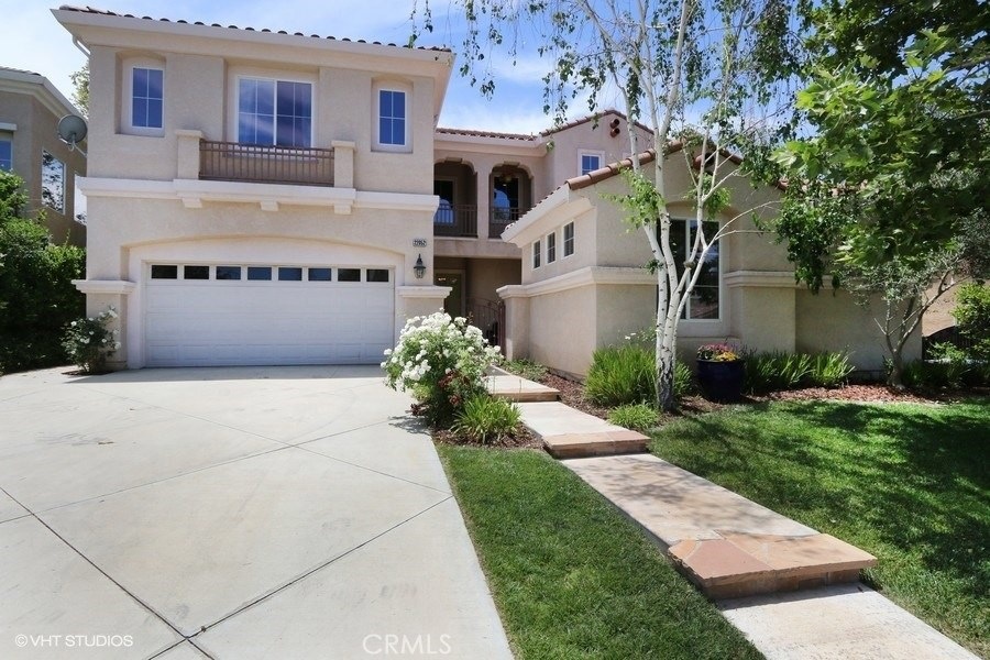22052 Gold Canyon Dr, Santa Clarita, CA 91390 - photo 1
