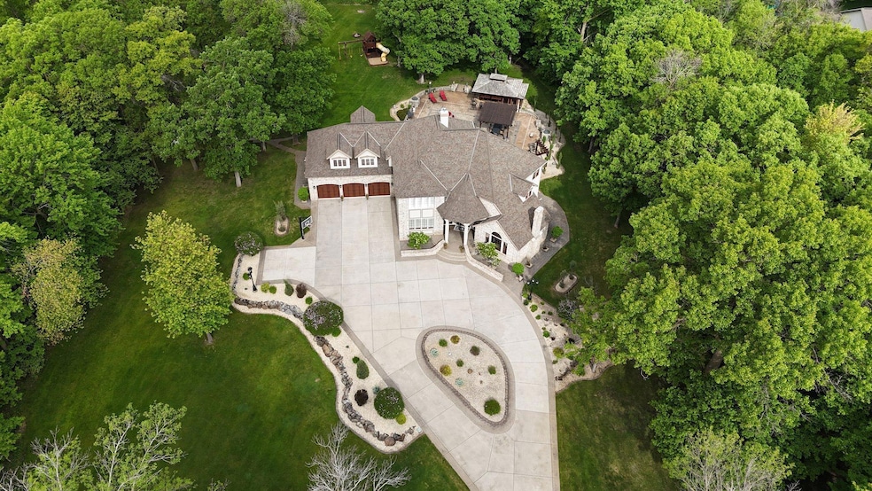 What a beautiful setting!