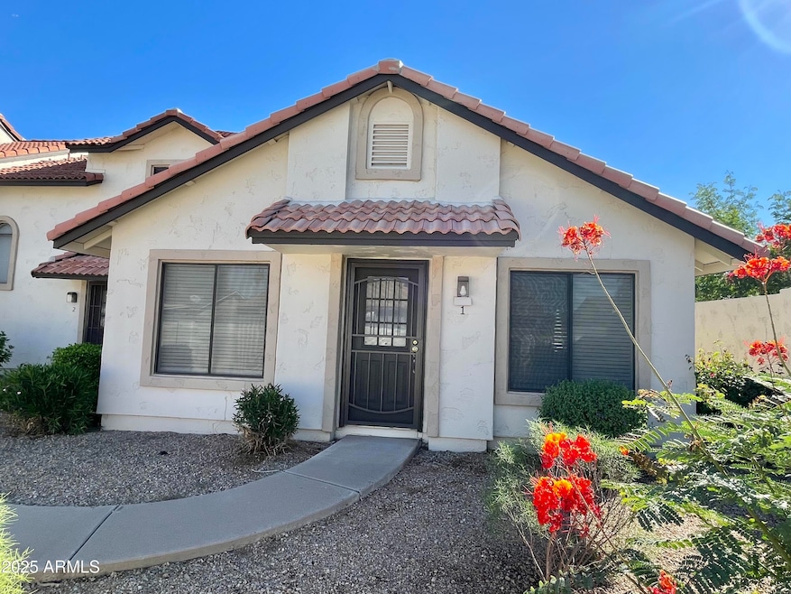 2926 N Oregon St unit 1, Chandler, AZ 85225 - photo 1