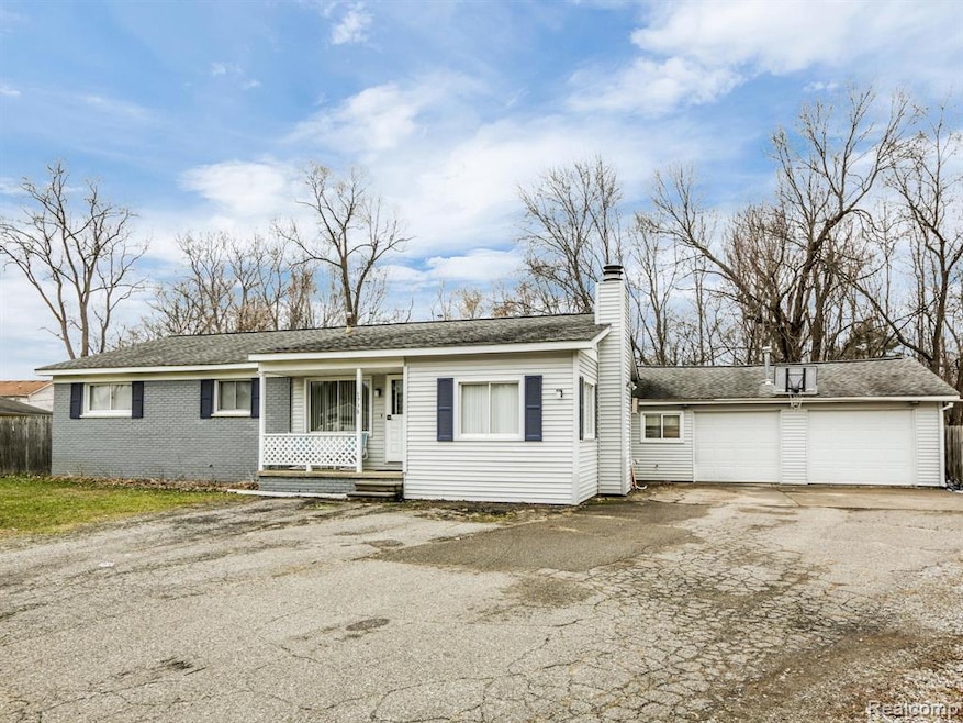 1738 Henbert Ct, West Bloomfield, MI 48324 - photo 1