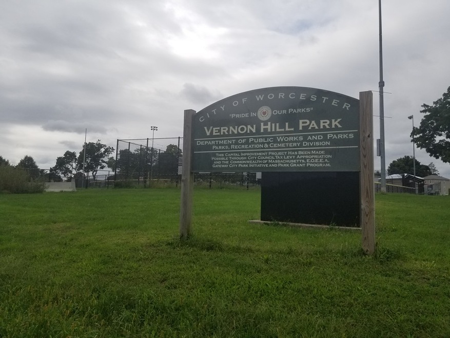 25 Derby St unit 1, Worcester, MA 01604 - photo 1