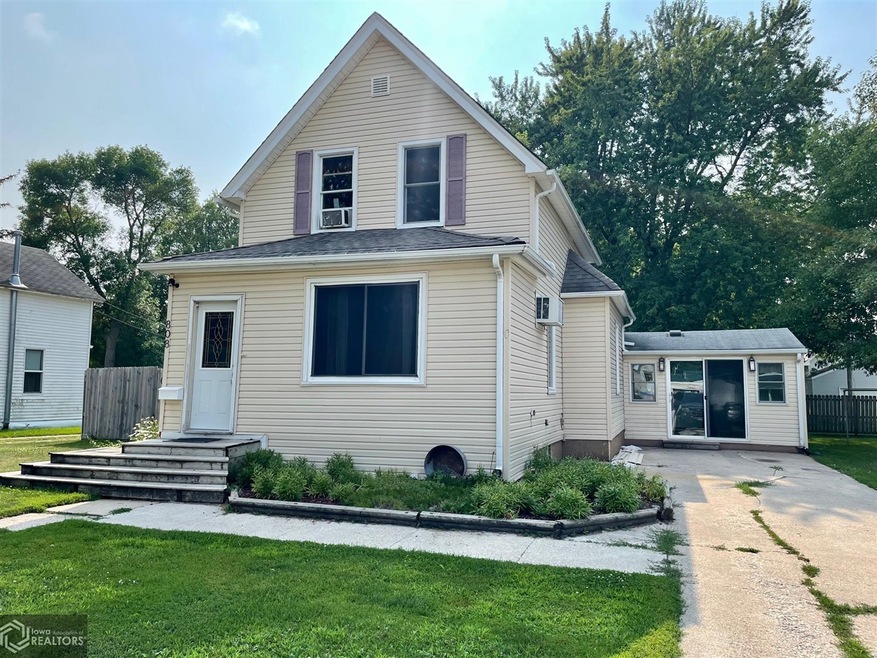 808 S Main St, Clarion, IA 50525 - photo 1