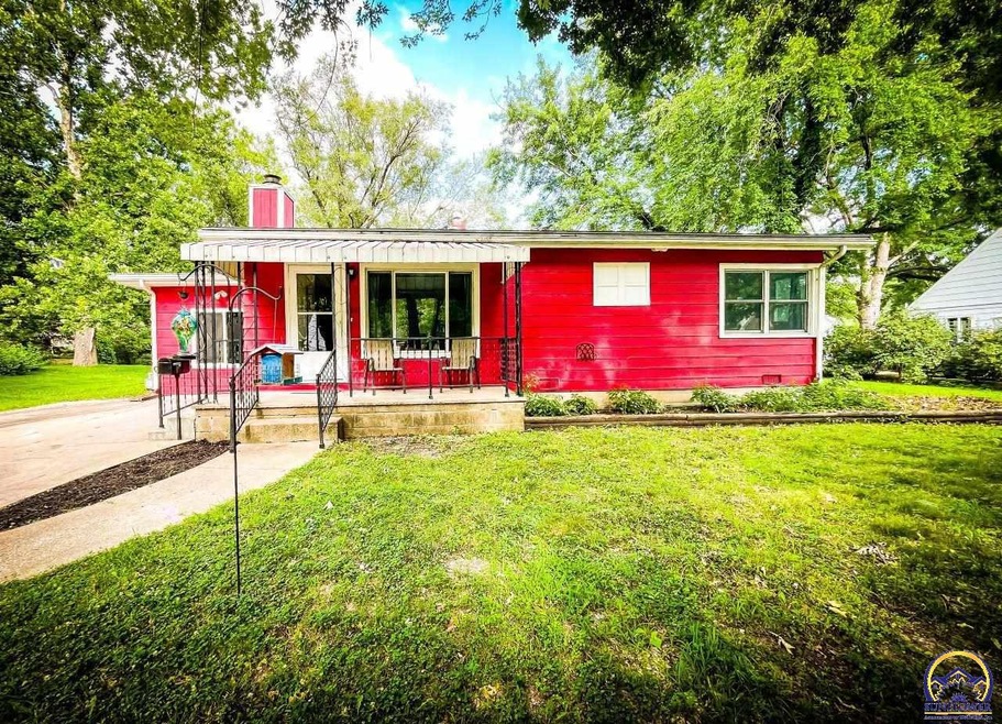 1830 SW Medford Ave, Topeka, KS 66604 - photo 1