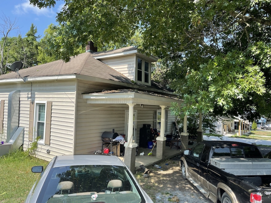 524 Oak St, Shelbyville, TN 37160 - photo 1