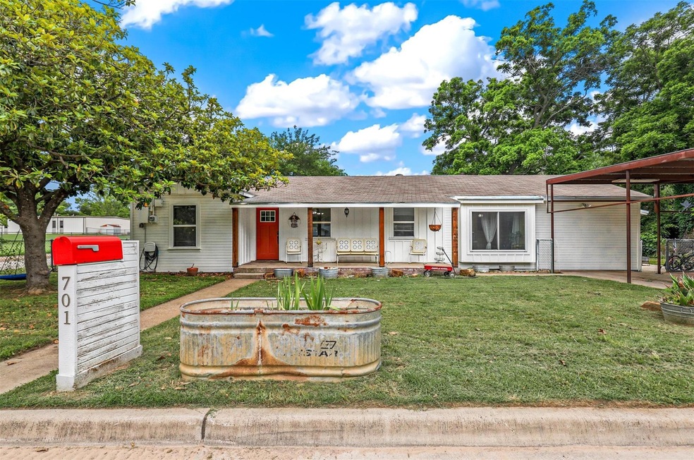 701 W Ball St, Weatherford, TX 76086 - photo 1