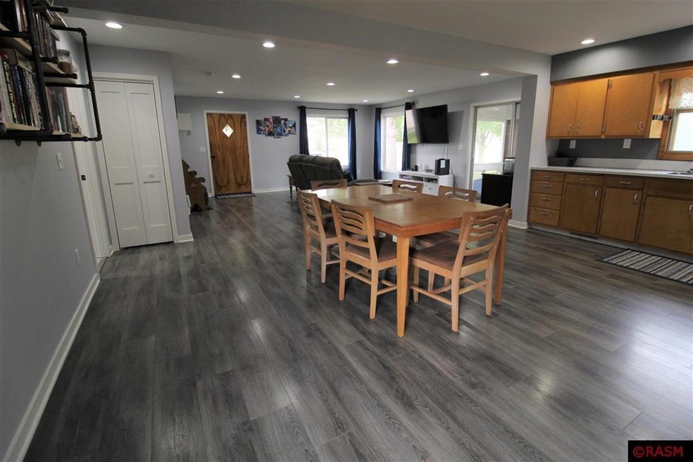 1016 S Franklin St, New Ulm, MN 56073 - photo 1