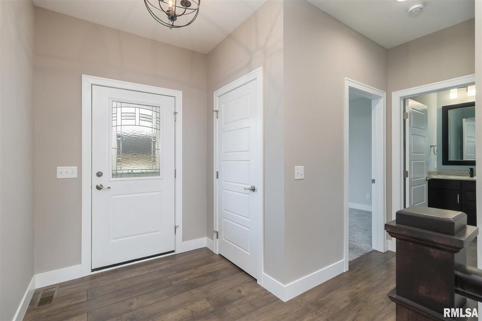 1437 W 39th St, Davenport, IA 52806 - photo 1