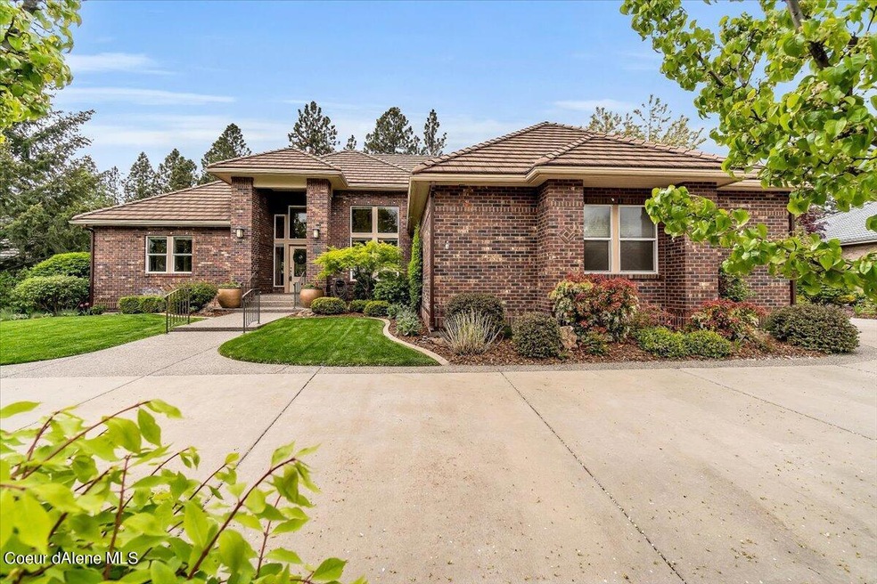 Executive Golf Course Home