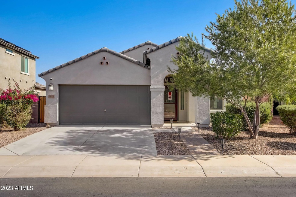5-web-or-mls- N Taylor Ln-005