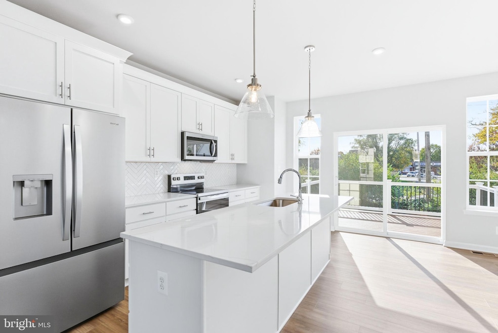 205 Monteith Dr, Winchester, VA 22601 - photo 1