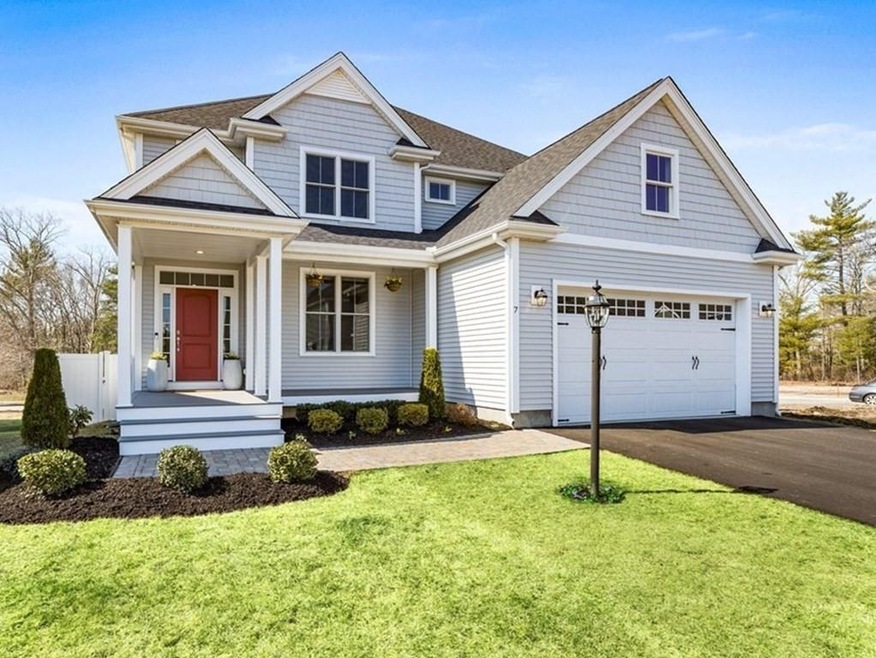 7 Manchester St, Weymouth, MA 02190 - photo 1