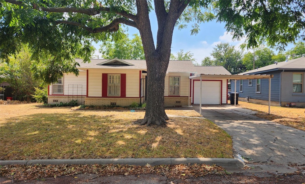 1119 Bales St, Cleburne, TX 76033 - photo 1