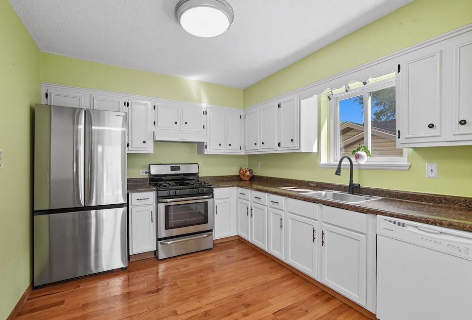 1532 Larpenteur Ave E, Saint Paul, MN 55109 - photo 1