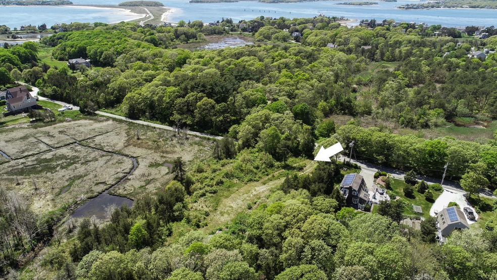 335 Franklin St, Vineyard Haven, MA 02568 - photo 1