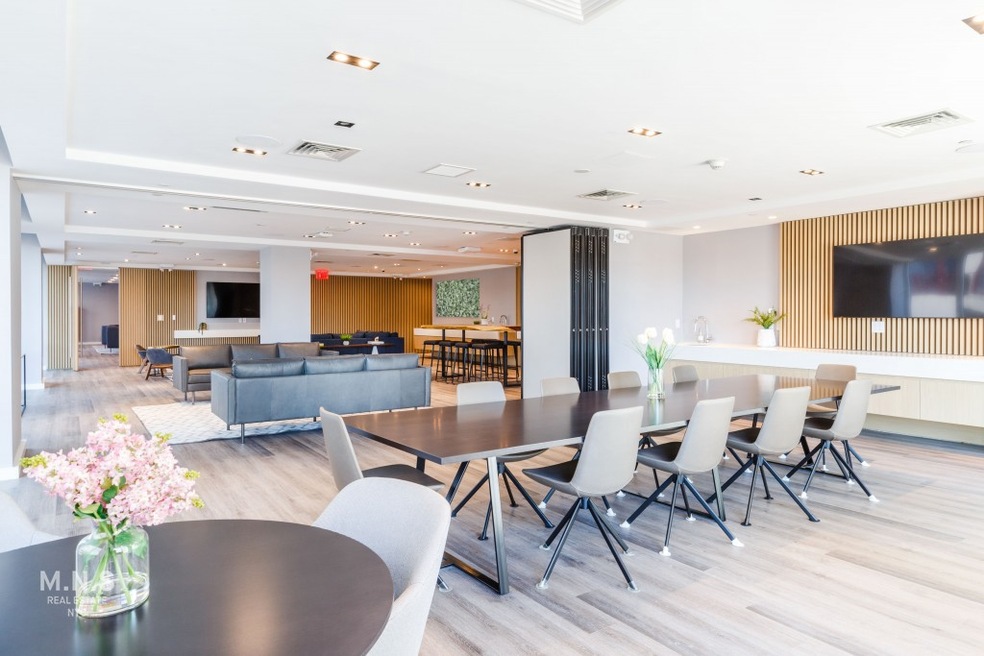 unlisted-address, New York City, NY 11101 - photo 1