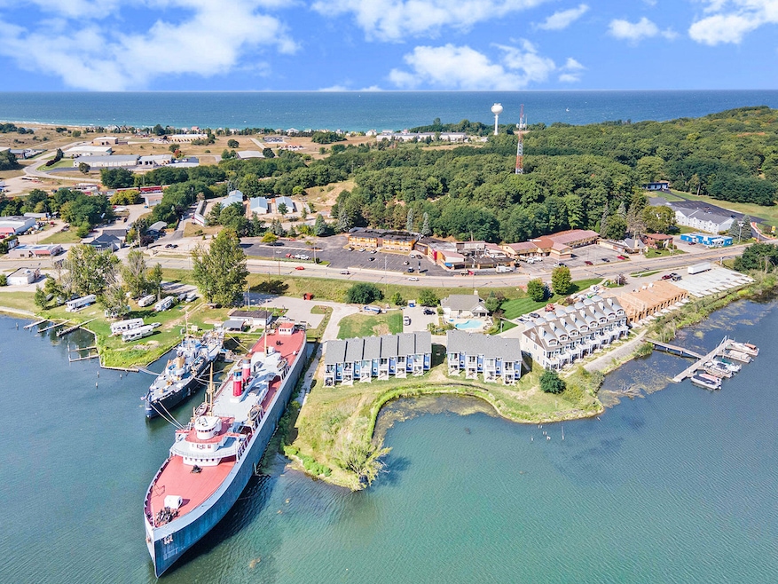 197 Joslin Cove Dr, Manistee, MI 49660 - photo 1