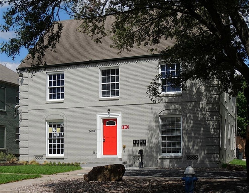 2423 Woodhead St unit 4, Houston, TX 77019 - photo 1